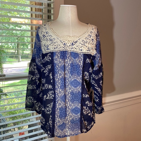 ❤️Bohemian Cafe Blouse Navy Blue Off White With Lacy Collar Never Worn Size M - Picture 3 of 7